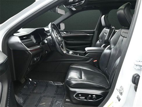 Used 2021 Jeep Grand Cherokee L Overland w/ Advanced Protech Group III image 11