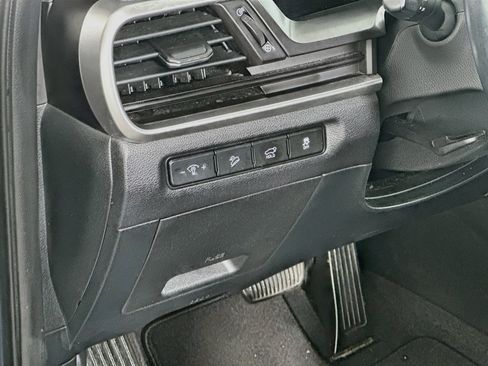 Used 2025 Kia Telluride S FWD image 17