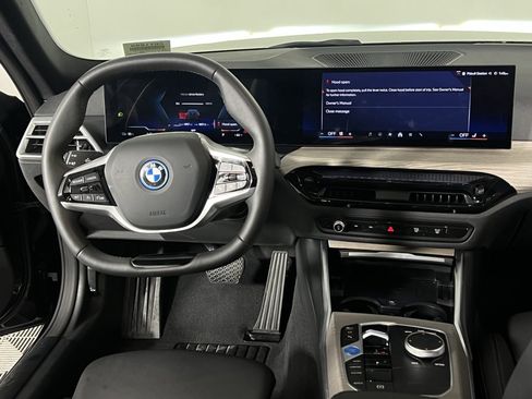 Used 2025 BMW i4 eDrive40 image 14