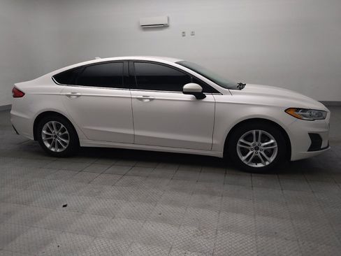 Used 2019 Ford Fusion SE FWD image 11