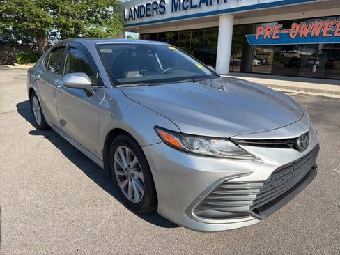 Used 2022 Toyota Camry LE FWD image 2