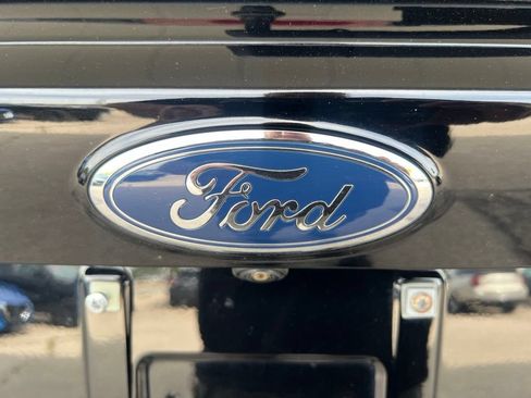 Used 2017 Ford Escape Titanium w/ Equipment Group 301A AWD/4WD image 34