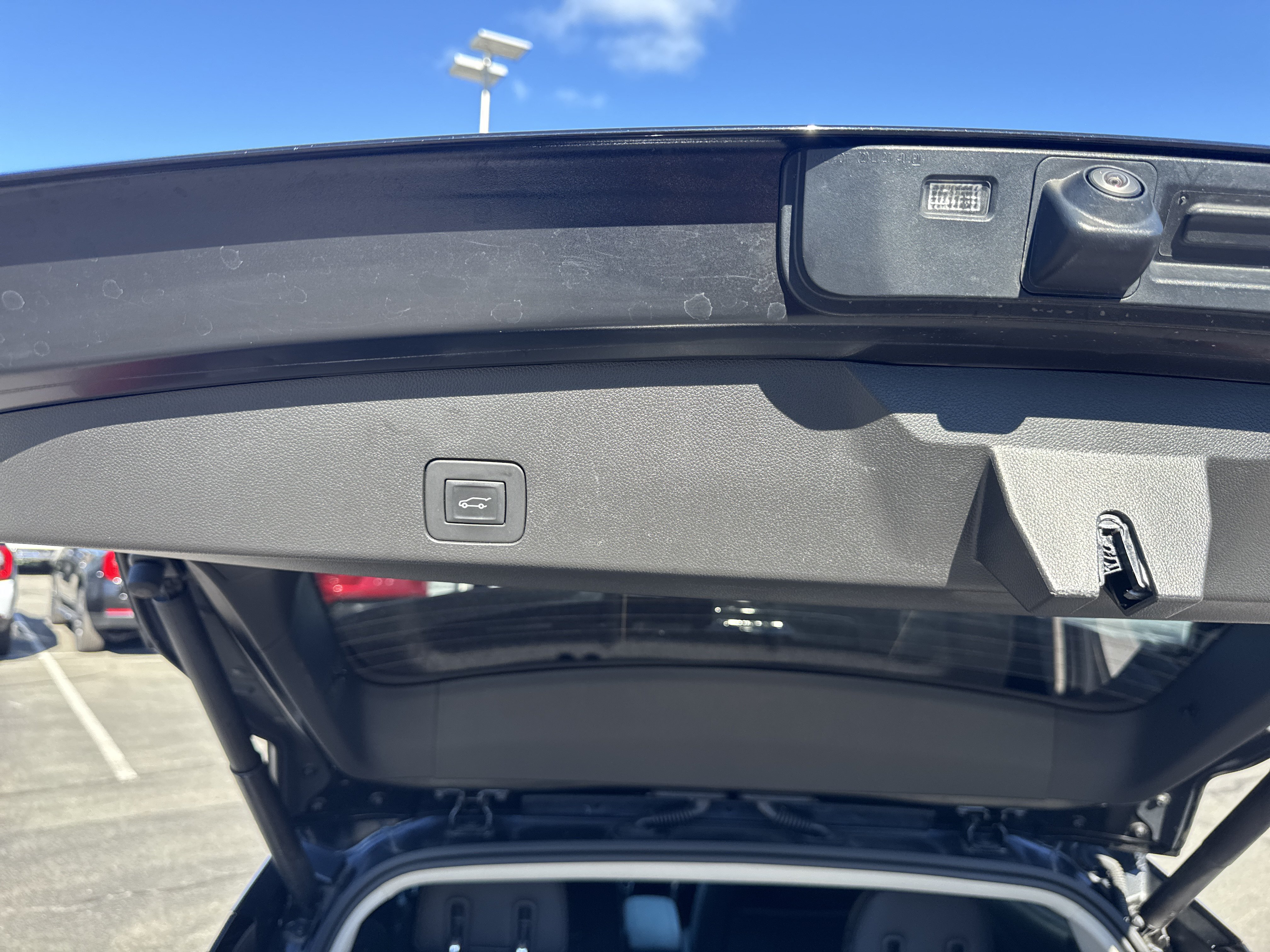 Used 2023 Buick Encore GX Essence w/ Advanced Technology Package FWD image 6