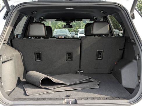 Certified 2023 Chevrolet Equinox RS AWD/4WD image 29