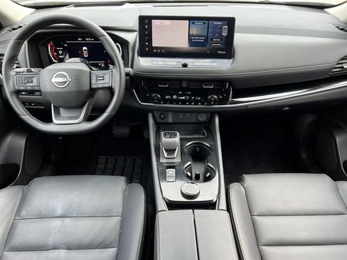 Used 2025 Nissan Rogue SL w/ Tech Package AWD/4WD image 2