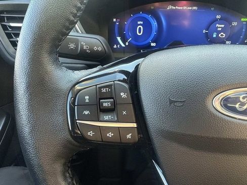 Used 2021 Ford Escape Titanium image 31