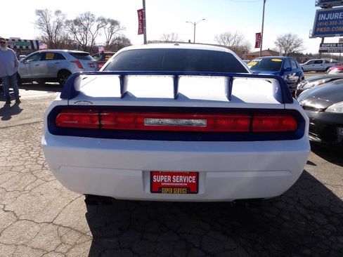 Used 2011 Dodge Challenger R/T image 9
