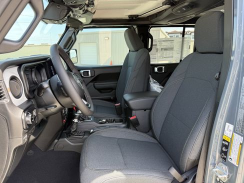 New 2025 Jeep Gladiator Willys image 15