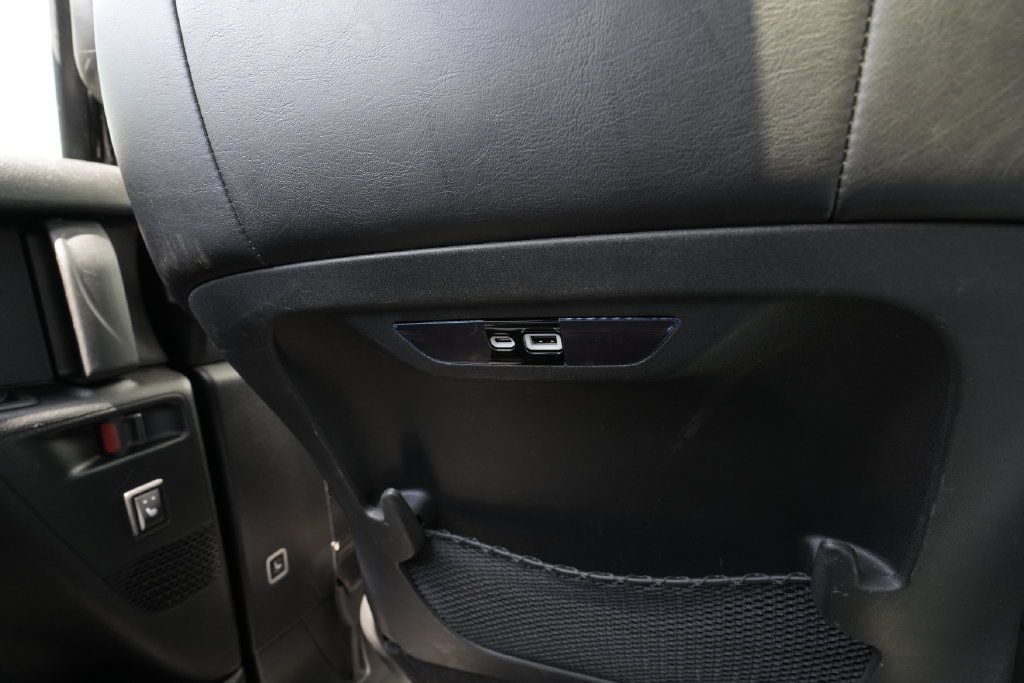 Used 2025 Chrysler Pacifica Limited FWD image 43