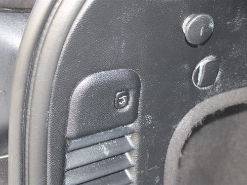 Used 2020 Jeep Grand Cherokee Altitude image 21