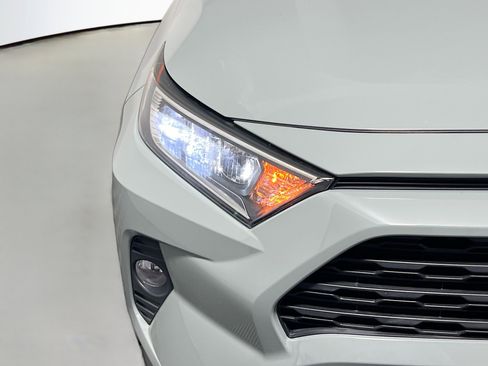 Used 2021 Toyota RAV4 XLE FWD image 11