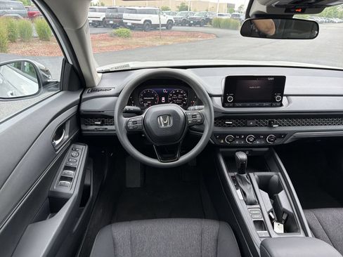 Used 2025 Honda Accord SE image 15