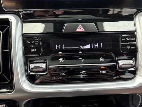 Used 2023 Kia Sorento SX Prestige image 20