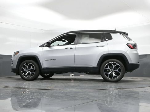Used 2025 Jeep Compass Limited AWD/4WD image 46