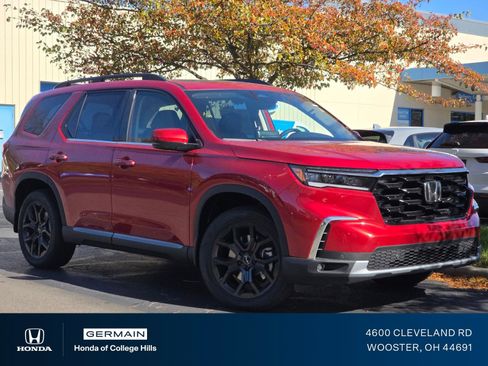 New 2025 Honda Pilot Touring image 1