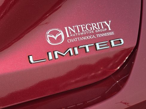 Used 2021 Toyota Avalon Limited w/ Advanced Safety Package FWD image 5