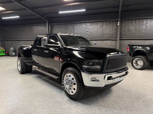 Used 2014 RAM 3500 Laramie w/ Cold Weather Group AWD/4WD image 4