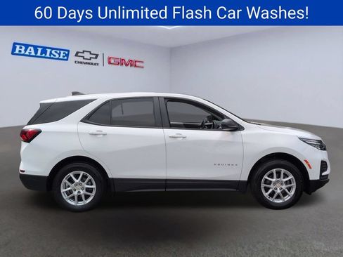 Used 2024 Chevrolet Equinox LS w/ LS Convenience Package AWD/4WD image 3