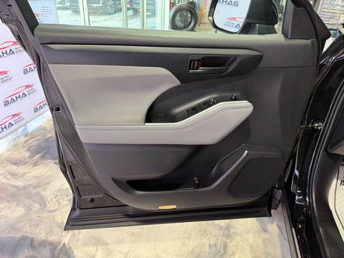 Used 2022 Toyota Highlander LE FWD image 50