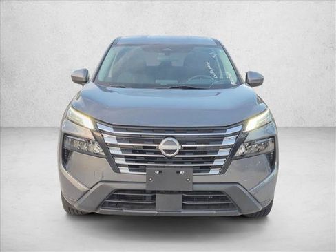 Used 2024 Nissan Rogue SV AWD/4WD image 2