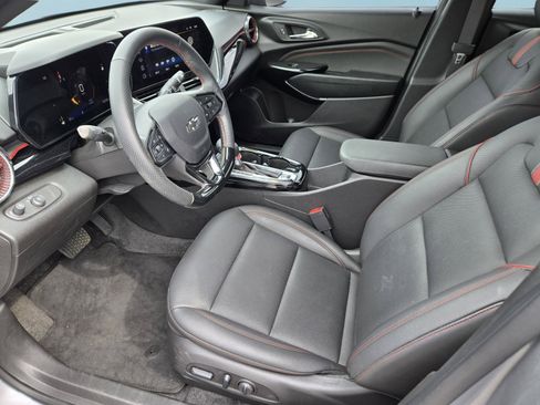 Used 2025 Chevrolet Trax RS w/ Driver Confidence Package FWD image 15