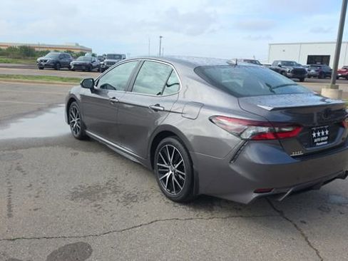 Used 2023 Toyota Camry SE FWD image 8
