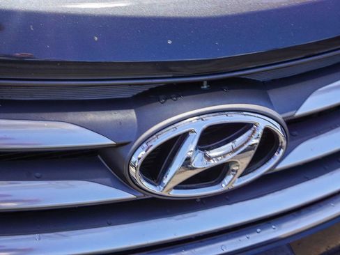 Used 2017 Hyundai Santa Fe Sport FWD image 12