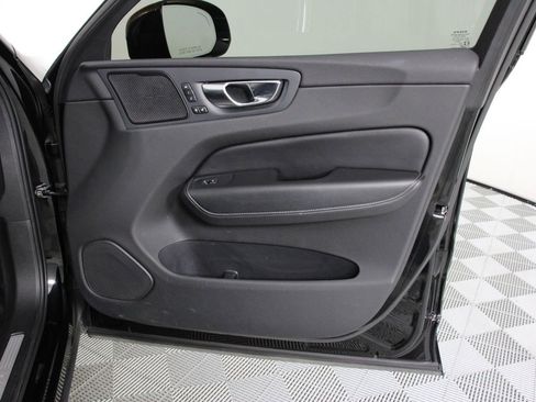 Used 2022 Volvo XC60 B5 Inscription w/ Climate Package image 21