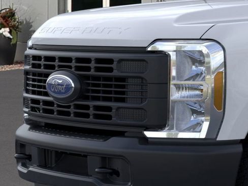New 2025 Ford F350 XL w/ FX4 Off-Road Package AWD/4WD image 17