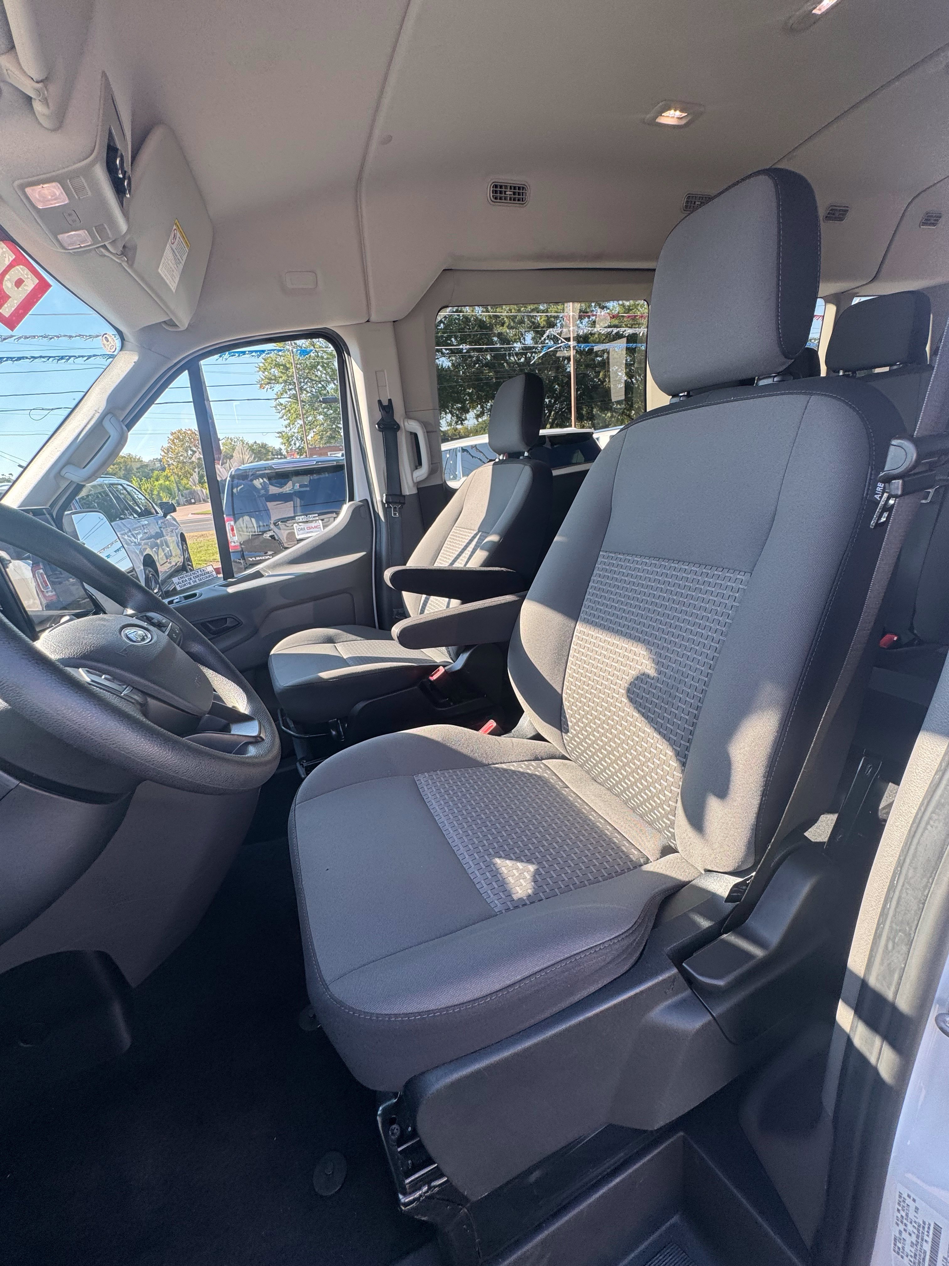 Used 2024 Ford Transit 350 XLT RWD image 6