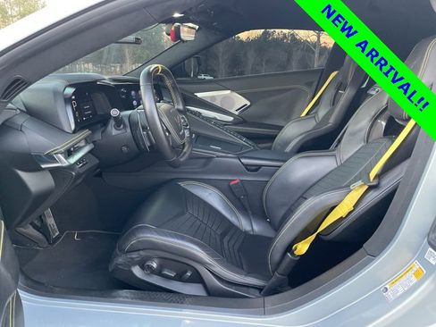 Used 2021 Chevrolet Corvette Stingray Premium Cpe w/ Z51 Performance Package image 9