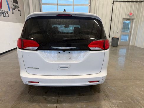 Used 2022 Chrysler Pacifica Limited FWD image 4