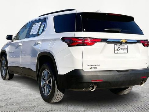 Used 2023 Chevrolet Traverse LT image 4