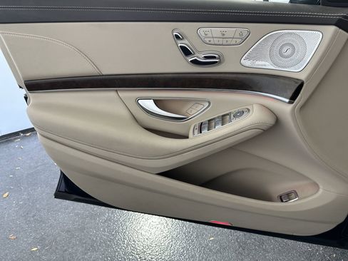 Used 2016 Mercedes-Benz S 550 4MATIC Sedan image 33