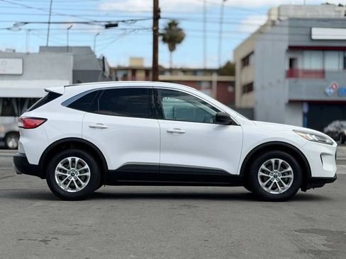 Used 2022 Ford Escape SE FWD image 17