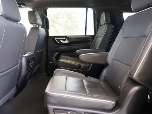 Used 2023 Chevrolet Suburban Premier RWD image 28