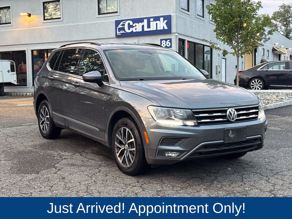 Used 2018 Volkswagen Tiguan SE AWD/4WD image 1