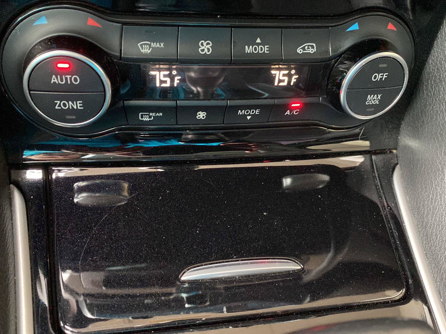 Used 2018 INFINITI QX30 Premium w/ Navigation Package AWD/4WD image 31