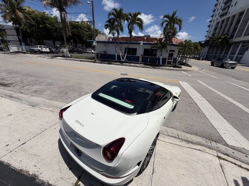 Used 2015 Ferrari California T RWD image 12