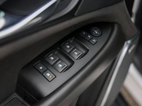 Used 2020 Cadillac Escalade Platinum image 22