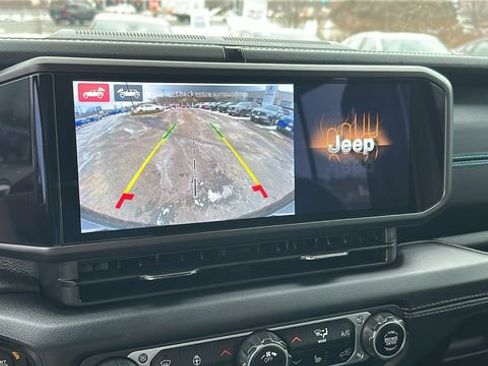 Used 2024 Jeep Wrangler High Altitude image 16