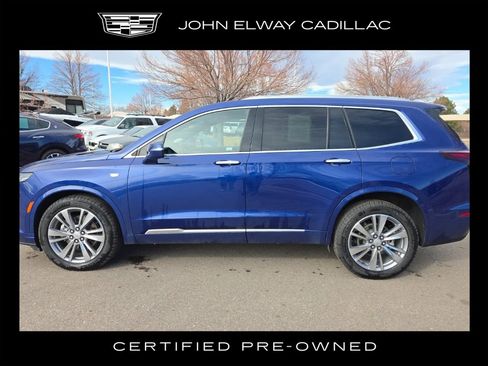 Used 2025 Cadillac XT6 Premium Luxury image 3