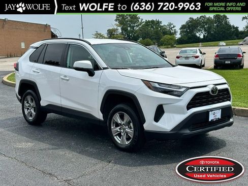 Used 2025 Toyota RAV4 XLE AWD/4WD image 1