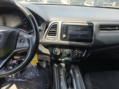 Used 2021 Honda HR-V Sport image 16