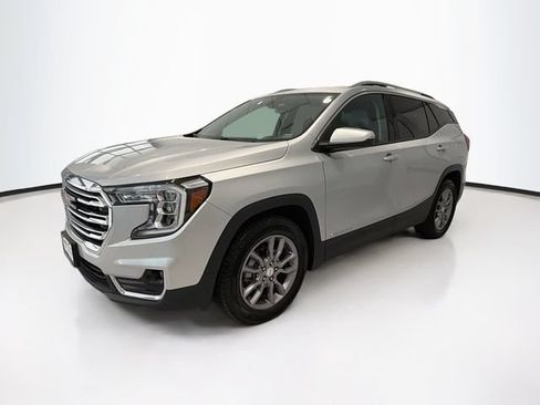 Certified 2022 GMC Terrain SLT AWD/4WD image 3