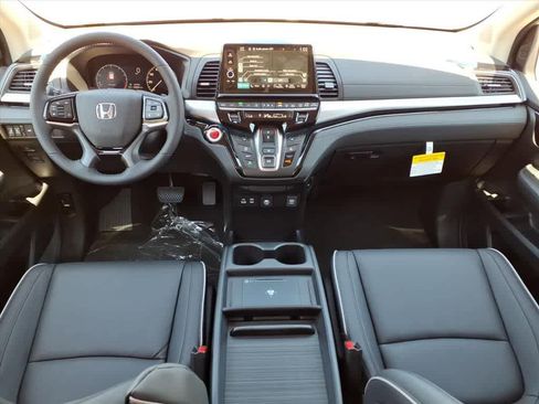 New 2026 Honda Odyssey Touring image 11