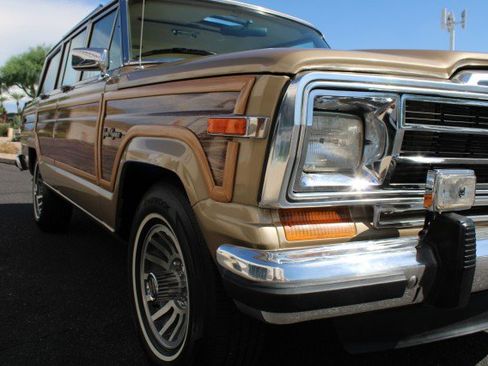 Used 1990 Jeep Grand Wagoneer image 35