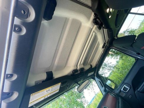 Used 2021 Jeep Wrangler Unlimited Rubicon image 25