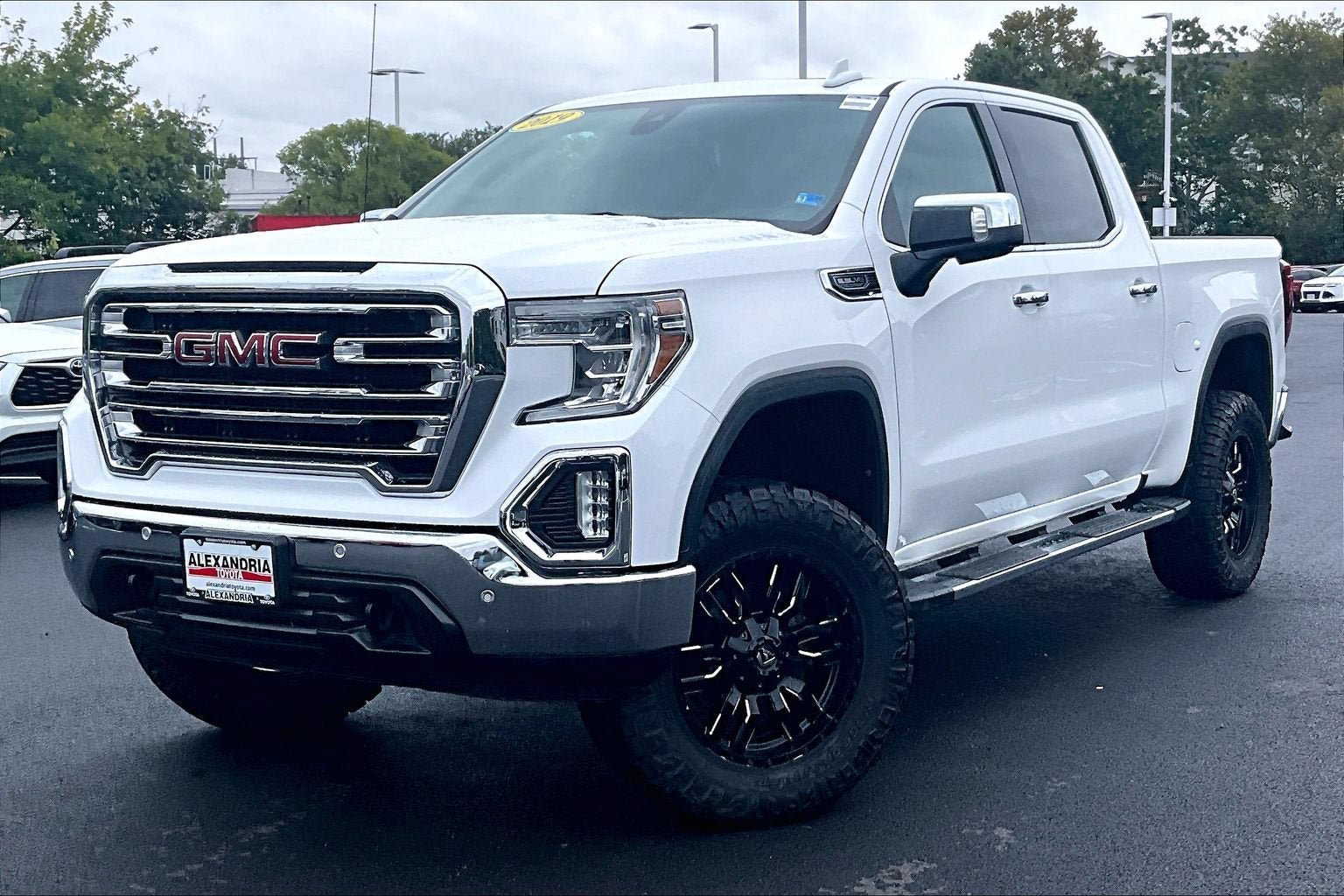 Used 2019 GMC Sierra 1500 SLT w/ SLT Premium Plus Package AWD/4WD image 1
