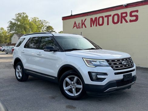 Used 2016 Ford Explorer XLT w/ Equipment Group 202A image 1